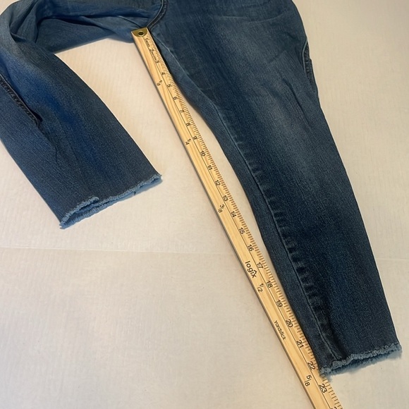 KUT From The Kloth Frayed Hem Crop Straight Leg Mid Rise Jean Indigo Size 8P - Picture 5 of 15